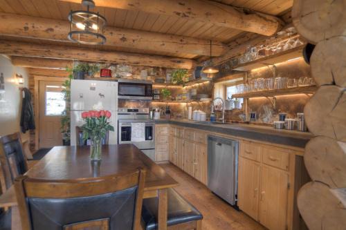 Creede House | 2350 Middle Creek