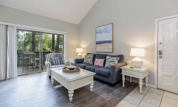 Sea Pines Villa | 2354 Racquet Club: Spacious Pet Friendly Villa, Free Bikes, Pool, Tennis