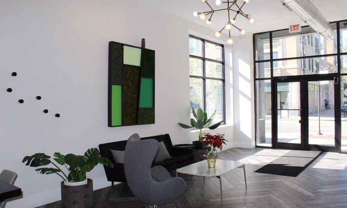 Rogers Park Apartment | 24/7 Rentals