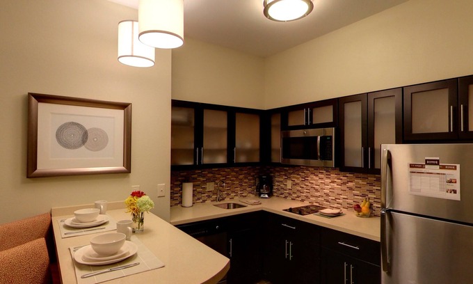 Bryant Pattengill West Apartment | 24-Hour Business Center + Fitness Center + Indoor Pool | Studio Close to University of Michigan