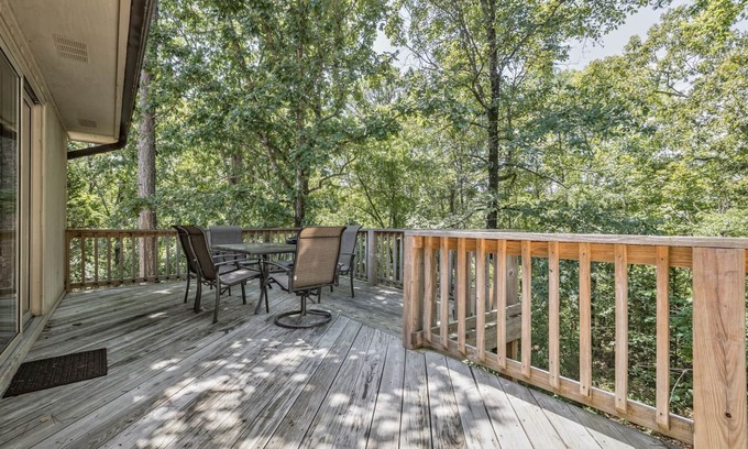 Hot Springs Village House | 24 Lindsay Lane - A nicely furnished, two bedroom, one level town home in a