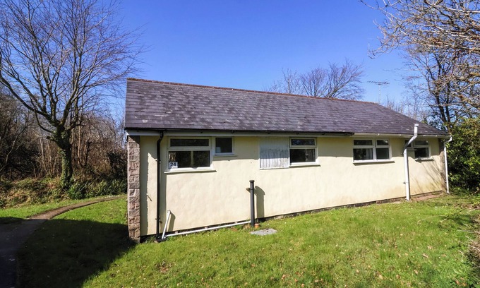 Kilkhampton Cottage | 24 THE GLADE, family friendly, with a garden in Kilkhampton