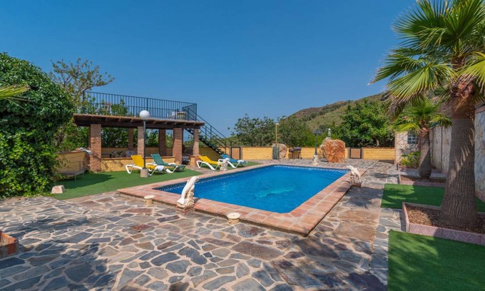 Sedella House | 240 m² House ∙ 6 bedrooms ∙ 17 guests