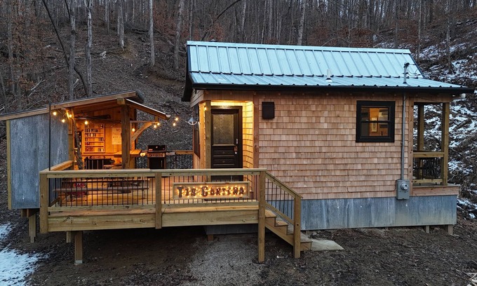 Irvine Cabin | 240 Sq Ft Tiny Home w/WIFI in Irvine