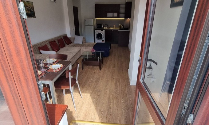 Kvartal Noviya Grad Apartment | 2405 Cosy Mountain View Apartment - 100mbps Wifi