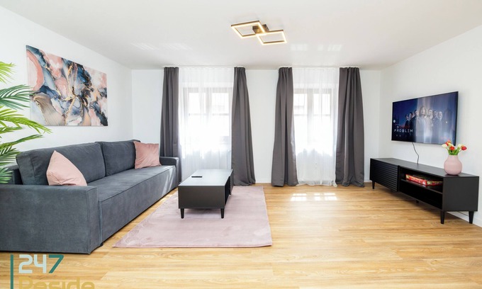 Straubing Apartment | 247 Reside: Apartment SZ2 | Downtown | Netflix