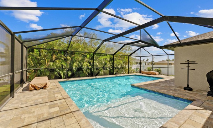 Mariner Villa | 25% Fall Discount! Pool! Tropical Decor!
