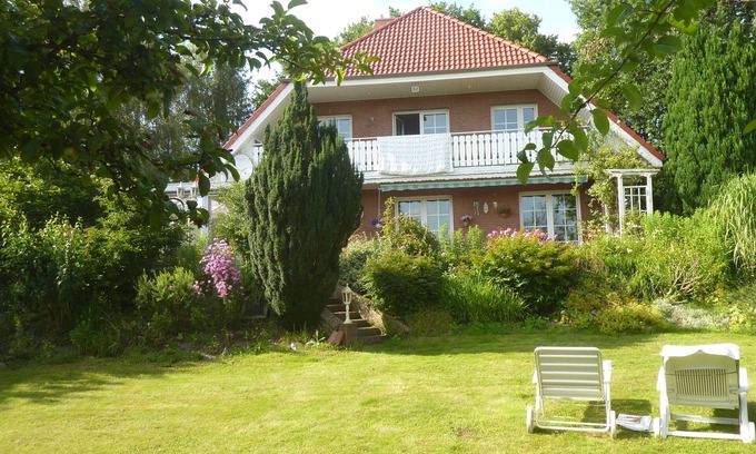 Nahe House | 25 Min. von Hamburg, je 2 Zi.mit Balkon, eigenes Bad, Küchenmitbenutzung, Garten