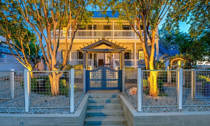 Marble Falls House | 25% Off Aug! Inks Suite Downtown Marble Falls