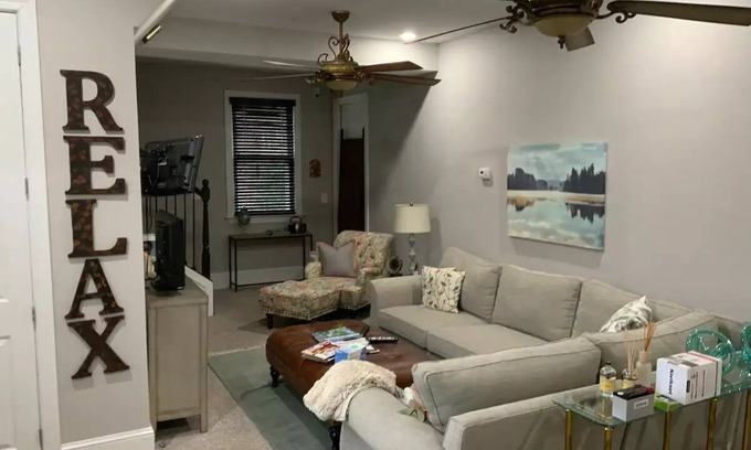 Upper Marlboro House | 25+ walk friendly acres