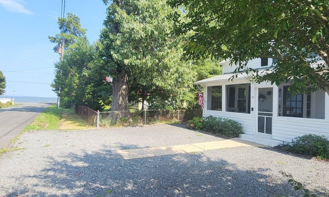 Colonial Beach Cottage | 250 steps to beach & 4 blocks to boardwalk! Early/late in & out is standard!