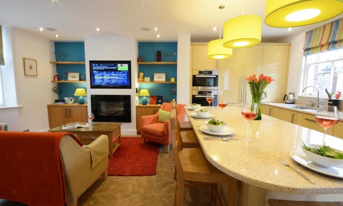 Aldeburgh House | 252 High Street