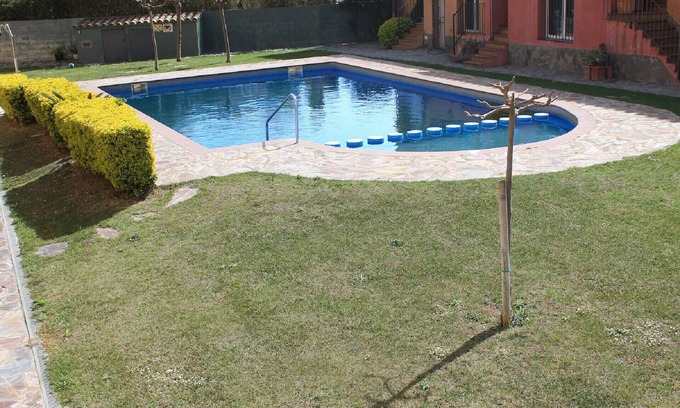 Empuriabrava Ski Chalet | 252-Nice house near beach with community pool