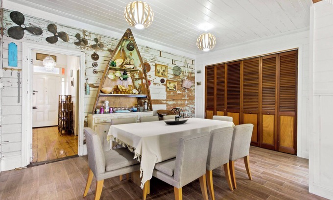 Lakes Entrance Cottage | 26 Church - Lakes Entrance