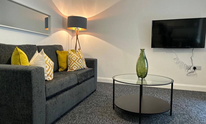 Kirkcaldy Apartment | 26 Linen Loft - 2 bed Apt