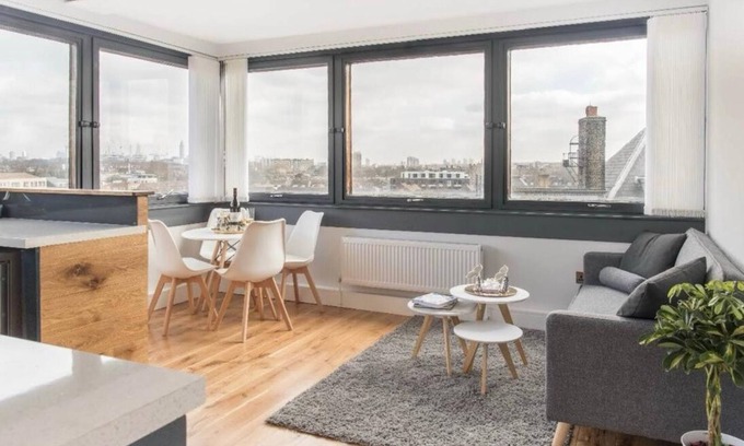 Latchmere Apartment | 26 Penge House