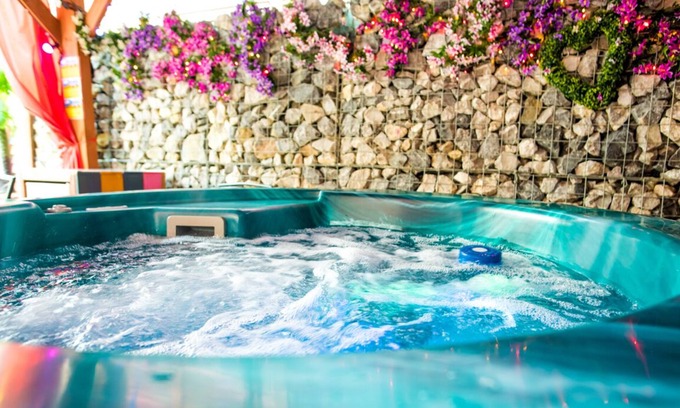 Aberaman Cottage | "266" 4 STAR! HOT-TUB, LOG-FIRE, BQ, PLAYGROUND, BIKE LOCKUP, Nr Zip World