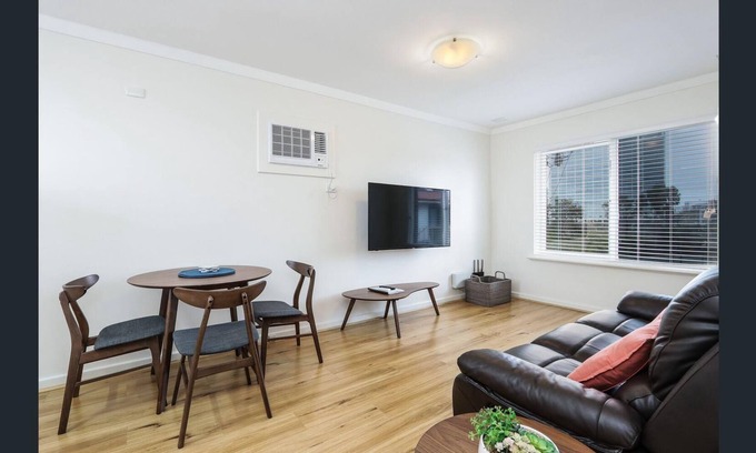 Rivervale Apartment | 27 Burswood Home Free Parking, Wifi & Netflix