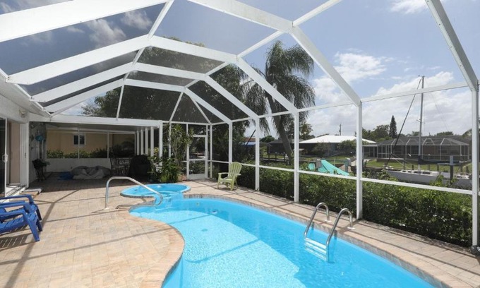Harbour Heights House | 27305 Voyageur
