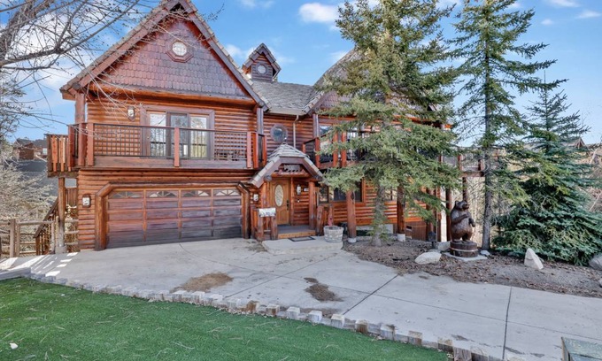 Ironwood Estates Cabin | 277 m² Cabin ∙ 4 bedrooms ∙ 12 guests