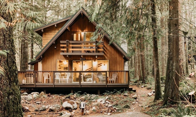 Warnick Cabin | 27gs - Bbq - Pets Ok - Wifi - Sleeps 10 3 Bedroom Home by RedAwning