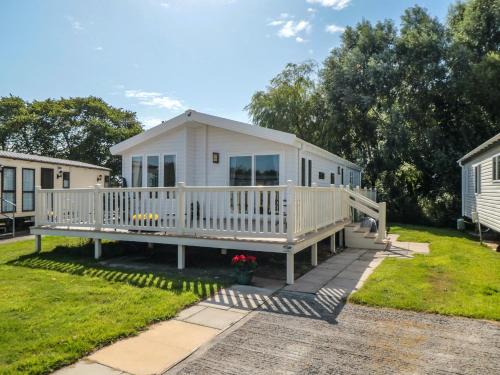 Cayton Bay House | 28 Finch