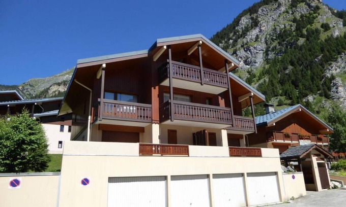 Pralognan-la-Vanoise Apartment | 28 m² Apartment ∙ 1 bedroom ∙ 5 guests