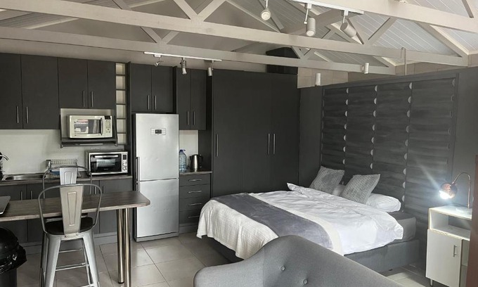 George Apartment | 28 on Symonds Luxstudio 5