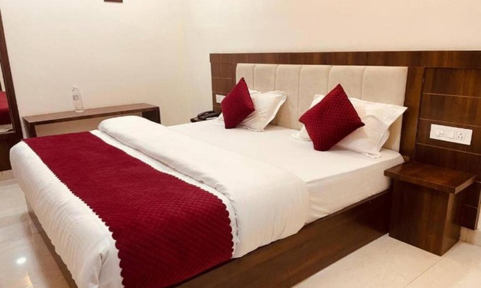 Mayapur Bed & Breakfast | 280 m² Bed and breakfast ∙ 2 guests