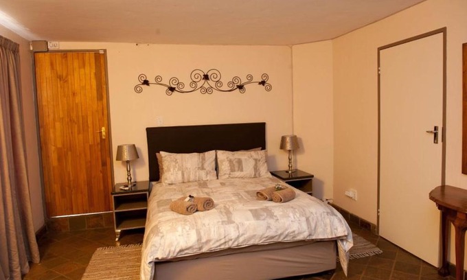 Lyttelton Manor Apartment | 282 Guesthouse/Self-Catering