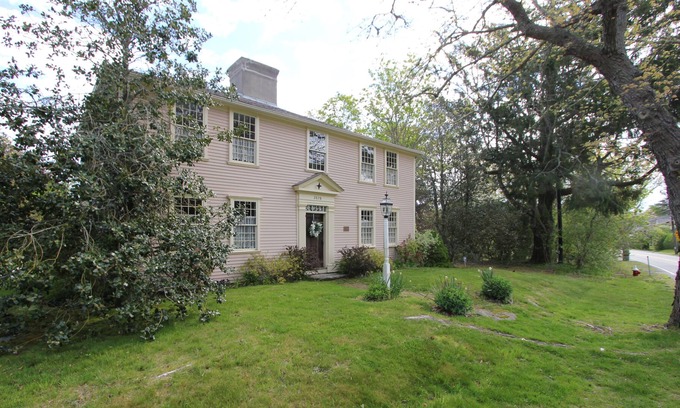 Barnstable House | 2828 Main Street SD2570