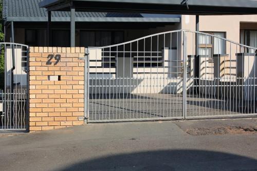Newlands East Apartment | 29 on Bream