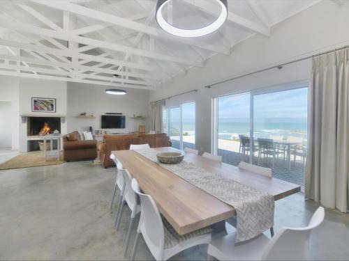 L'Agulhas Apartment | 29 On Poole Street