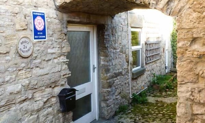 Masham Apartment | 2A BRIDGE APARTMENTS, pet friendly in Masham