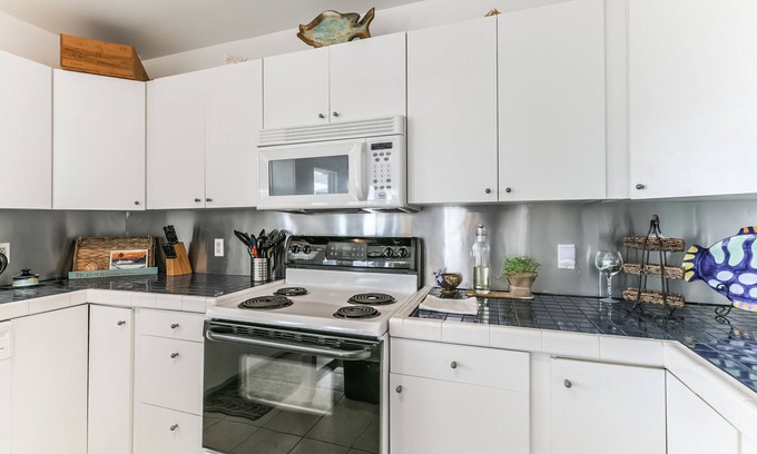 Terramar Beach House | 2B Lovely Harper's Place, Close to 'Must- Sees' in Galveston! Quick Walk to Beach