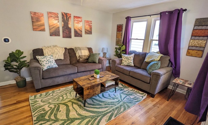 Springfield House | 2b1b fenced backyard with deck, outdoor space near hospitals
