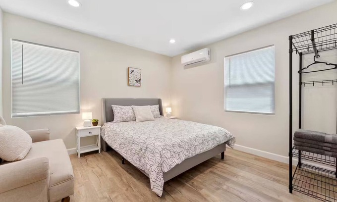 Monrovia House | 2BD 1BA - DTLA - PASADENA - FREE P - CONVENIENT