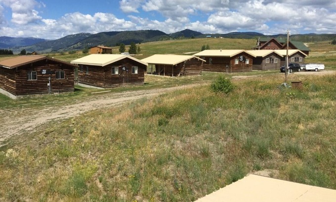West Yellowstone Cabin | 2bd/1ba, Park 520 Hotel #