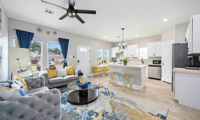 Southeast Houston House | 2BD/2BA in Southerland Place | Mins to DT Houston