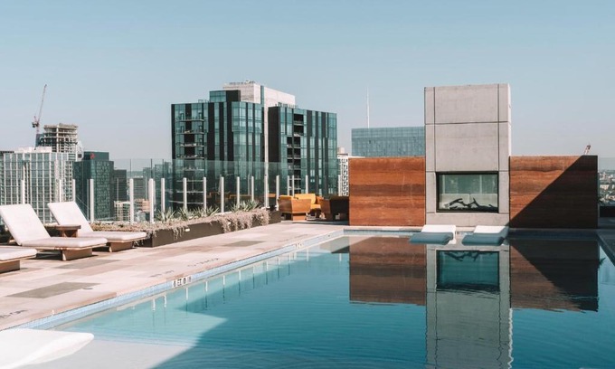 Rainey Street Historic District House | 2BD Condo-Rainey St-Best views-RT Pool