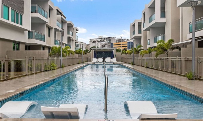 Isla Verde Apartment | 2bd w/pool by Isla Verde Beach