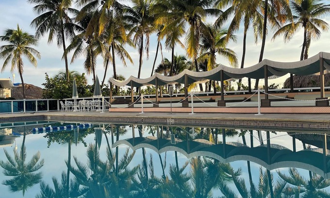 Mid Beach Apartment | 2bd2bth Partial Ocean view Ste w/balcony, Pool, nearby dining, beach access