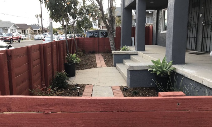 Harbor Apartment | 2bed 1bath close to downtown LB, LA and OC.