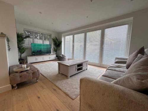 Abingdon Apartment | 2bed Ground Floor flat + garden