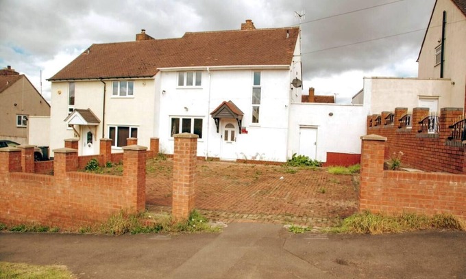 Cradley House | 2Bed House- Dudley-Garden-Wifi-Tv