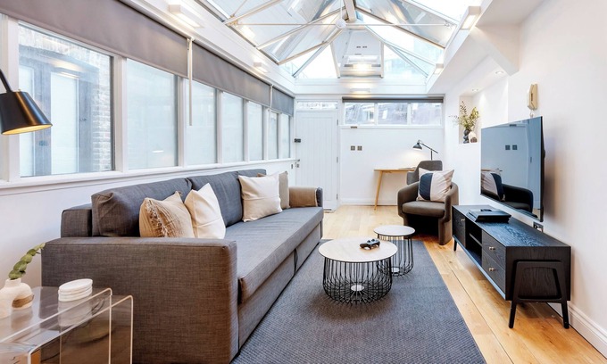 Covent Garden Apartment | 2Bedr/3Beds/2Bath Covent Garden 3min subway