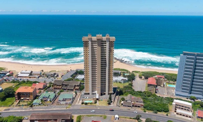 Kingsborough Apartment | 2BEDRM AWARD WINNING 4 SLEEPER SEAFACING APARTMENT 1703 ON HIGH TIDE AMANZIMTOTI