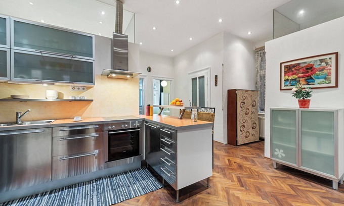 Hietzing Apartment | 2Bedroom Vintage Apartment+Garden, near Schönbrunn