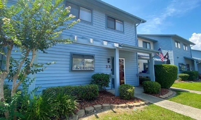 Little River House | 2BR 2 1/2 BA - 10 min. to N. Myrtle Beach Sports Park, Beach & LR Waterfront