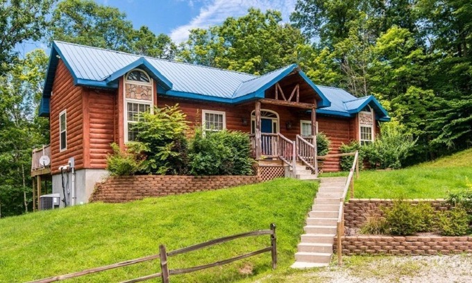 Gnaw Bone Cabin | 2BR, 2.5 BA